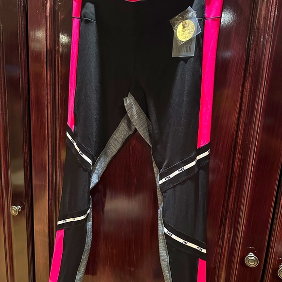 LIMITED EDITION PINK LEGGINGS - NEW WITH TAGS - Picture 1 of 4